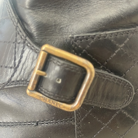 Size 36 Chanel boots. They’re beautiful but just a bit too small on me. - Picture 2 of 7